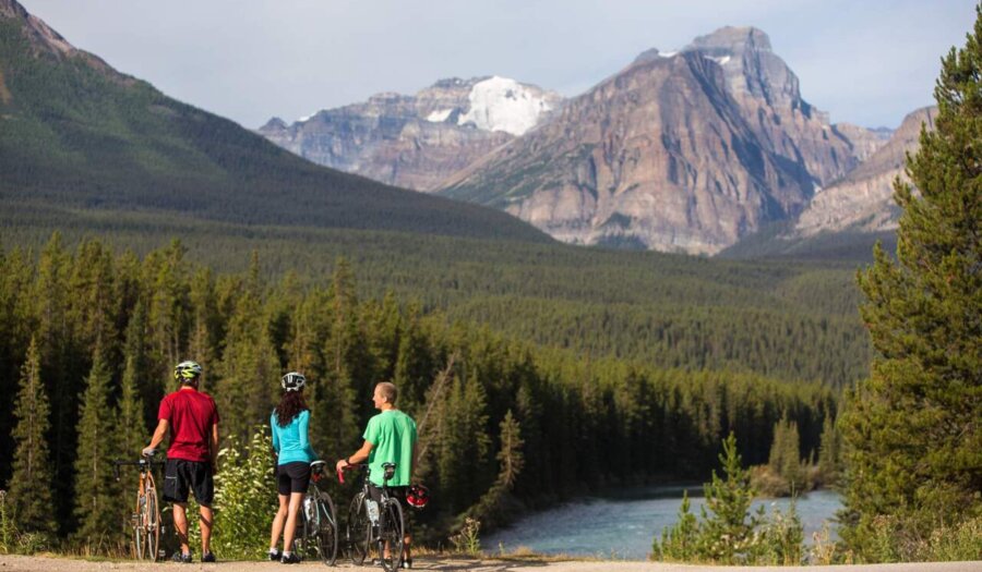 Bow Valley Parkway Banff Lake Louise Tourism BLLT Paul Zizka paulzizkaphoto