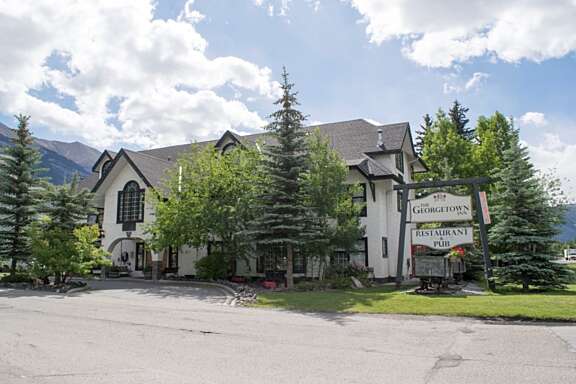 Boutique hotel in downtown Canmore alberta
