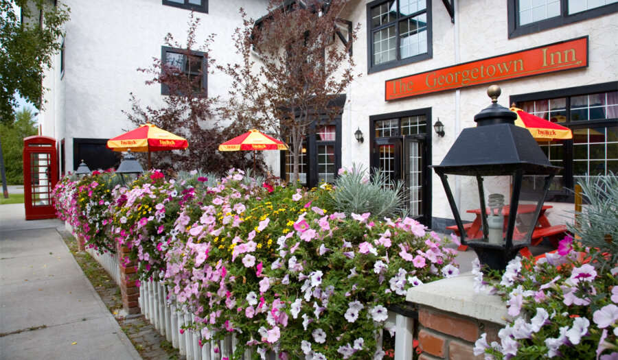 Georgetown Inn features a beautiful outdoor patio in Canmore, Alberta.