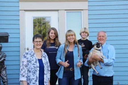 Irwin family visit at Heartwook Inn in Drumheller