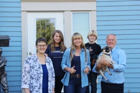 Irwin family visit at Heartwook Inn in Drumheller