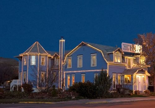 Heartwood Inn exterior photo in Drumheller, Alberta.