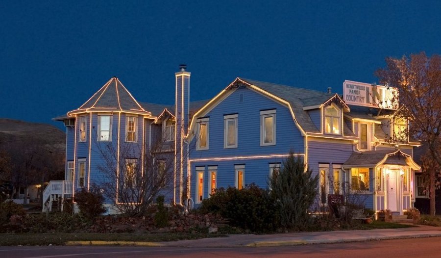 Heartwood Inn exterior photo in Drumheller, Alberta.