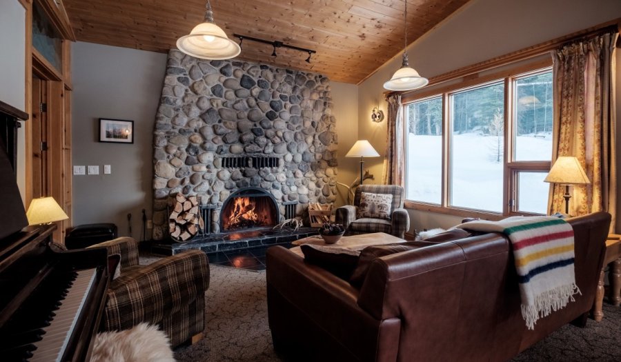 Fireside Lounge