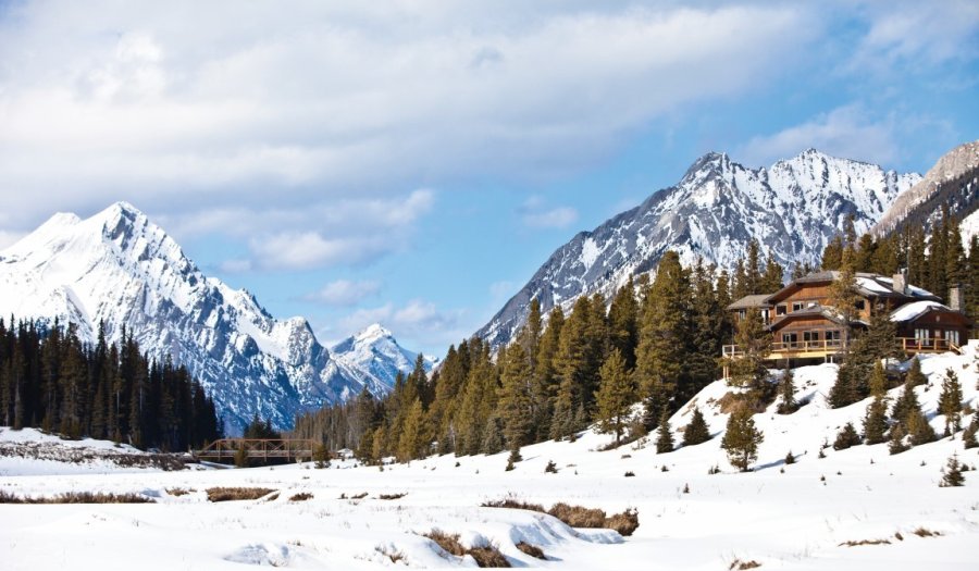 Mount Engadine Lodge perched over Moose Meadows