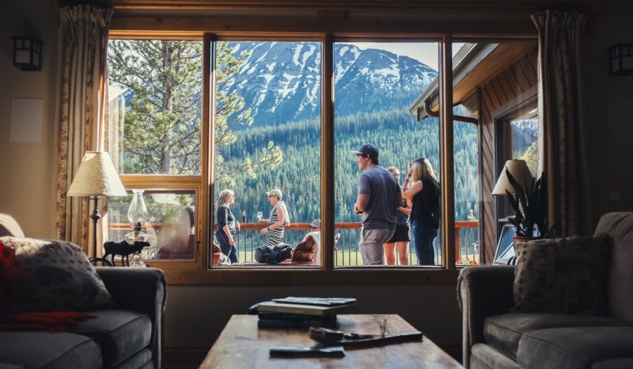 Mount Engadine Dining Room & Patio