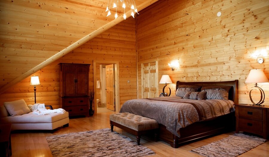 Oak Suite at Riverside Chateau